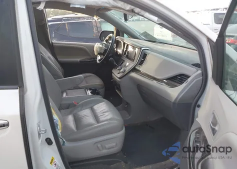 2017 Toyota Sienna Xle 8 Passenger z USA, uszkodzony, nr VIN 5TDYZ3DC8HS893073